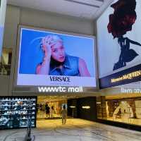 WWWTC Mall in Hong Kong 🇭🇰 Chilling Luxury at World Trade Center 