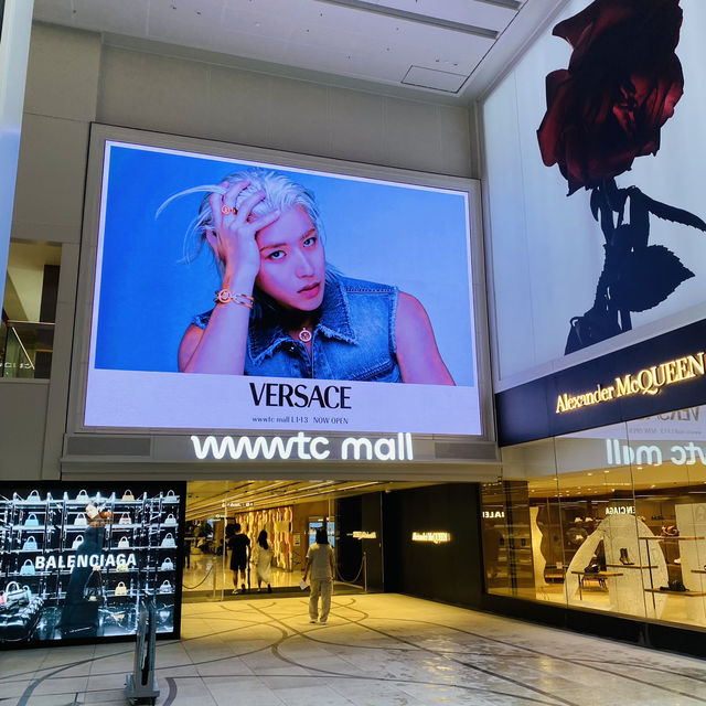 WWWTC Mall in Hong Kong 🇭🇰 Chilling Luxury at World Trade Center 