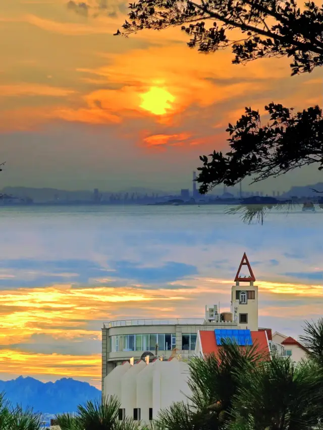 Romantic sunset in Yantian, Tianma Pier...