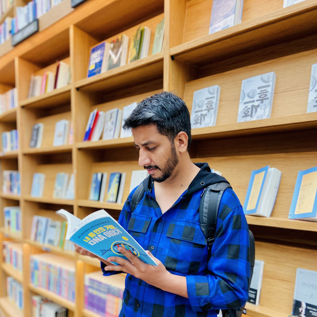 A Day at Starfield Library