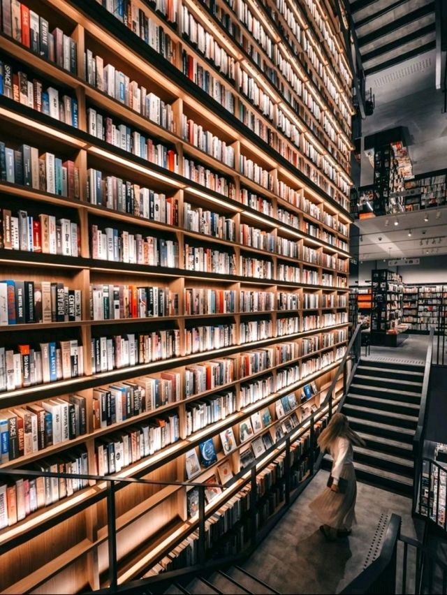 Famous Ancient House Bookstore in Japan 🇯🇵
