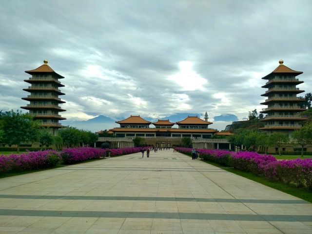 Fo Guang Shan Temple - Gaoxiong 🏯✨