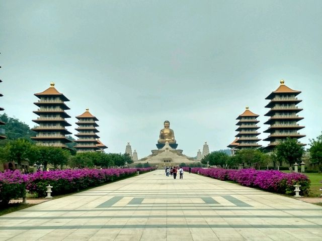 Fo Guang Shan Temple - Gaoxiong 🏯✨