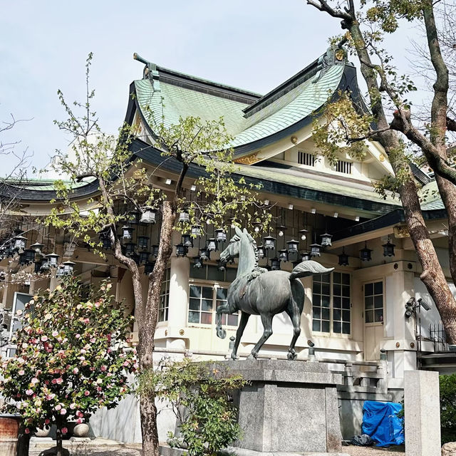 必訪大阪八坂神社！鬧區中的清幽秘境 