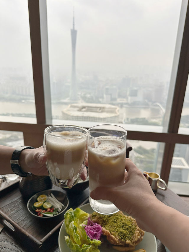 親子週末享受高空愜意時光