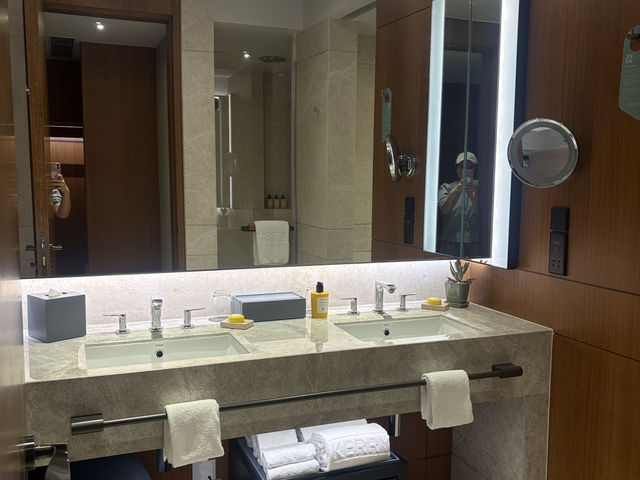 維港絕佳海景之香港嘉里酒店🏨