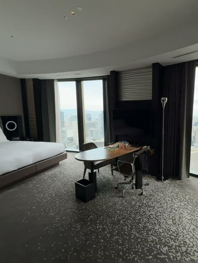 大阪康萊德｜都市高空奢享，泡澡看景兩不誤！🛁✨