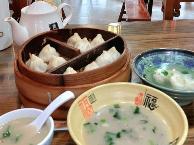 📸《一口小籠，一場穿越：我的南翔古鎮迷走筆記》