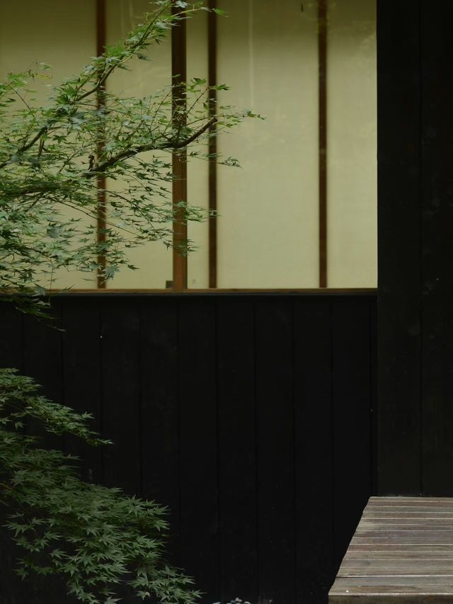 人在草木間，浮生半日閒