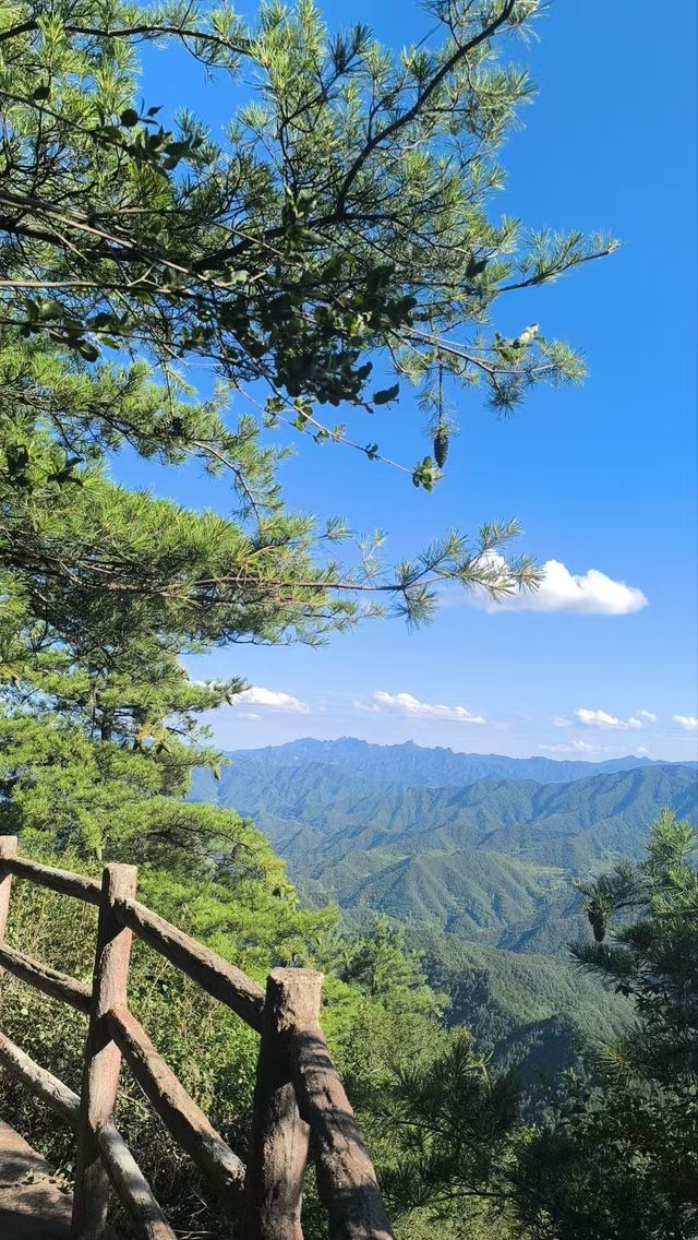 抱犢古寨：懸崖上的千年古村落 山巔烽火台俯瞰雲海！ 必去理由 懸崖古寨！中原第一險！ 