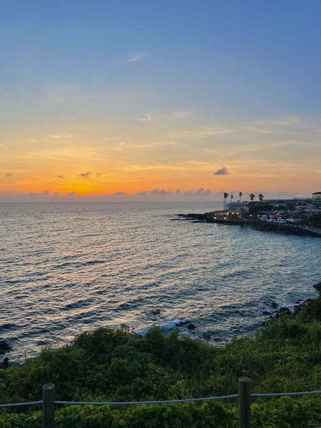 濟州島海边吹風拍到相機内存爆！晚霞美到唔識講嘢🌅