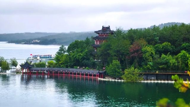 丹江大觀苑煙雨如詩
