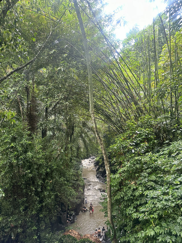 Kanto Lampo Waterfall: Волшебный каскад Убуда! 🌊 Kanto Lampo Waterfall: Волшебный каскад Убуда! 🌊