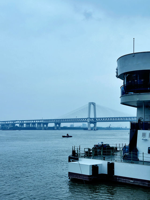 江城漫步，長江如畫 自然與人文的江景協奏曲