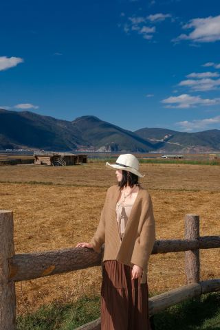 Hidden Manor, Stay in the Clouds