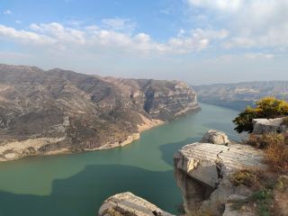 黄河一号公路：山河と文明を巡る詩的な旅 黄河、この中華民族の母なる河は、絶え間なく流れ、千年の歴史と