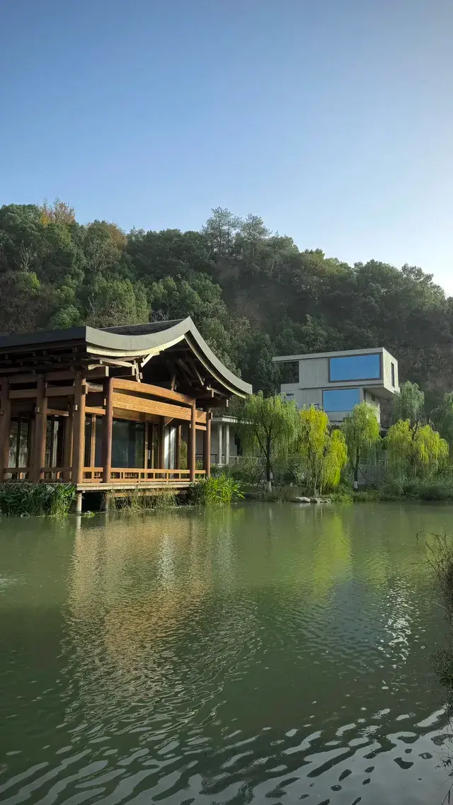 用雨過天青雲破處來描摹的宋之色