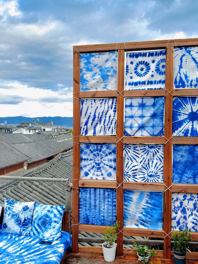 大理古城首家｜屋頂日咖夜酒