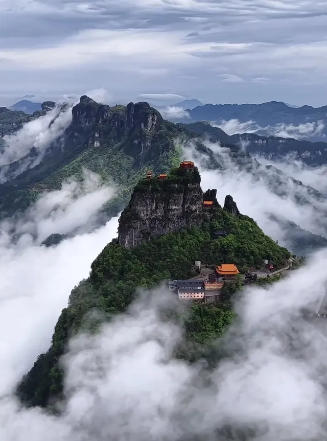 湖北宜昌市長陽縣清江邊好玩的地方彙總