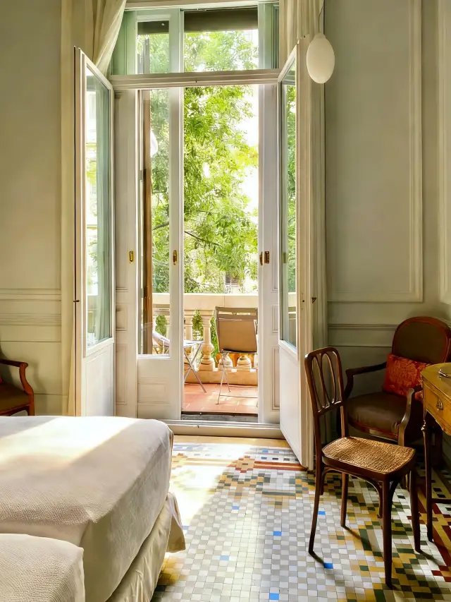 Barcelona! Casa Milà! Stay at a hidden gem terrace hotel