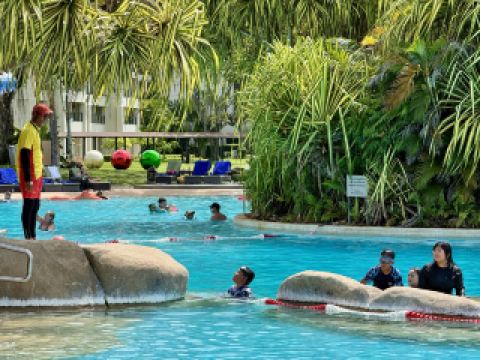 마지막 일몰과 불꽃놀이를 샤리아 샹그릴라에 남겨두세요