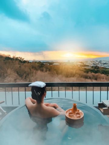 Explore / A stunningly beautiful hidden gem in Nara: a secluded and healing retreat with views of Mount Wakakusa from your window.