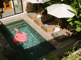 8-person private villa in Seminyak! Bali city stay is perfect for group trips
