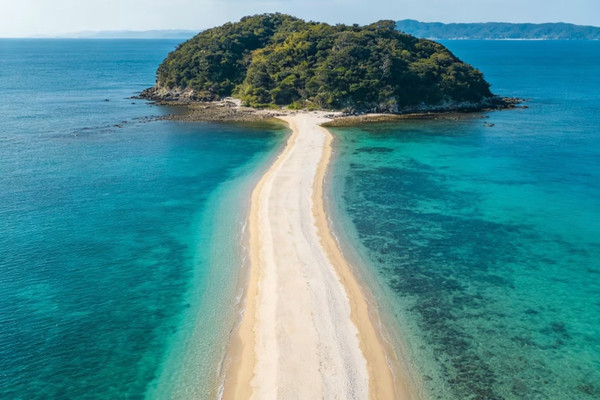 小豆島の白い風車と秘境 | Trip.com 小豆島町