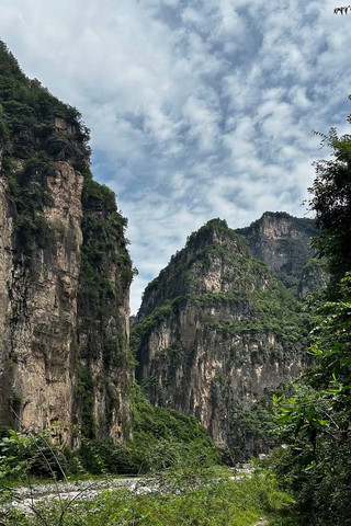 A hidden gem on the Henan-Shanxi border: See mountains, clouds, and cliff-side roads in the Southern Taihang Mountains