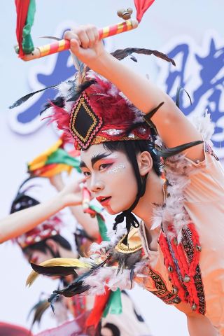 มังกรทะยานเหนือน้ำอูเจียง! ชมการแสดงมรดกทางวัฒนธรรมสุดอลังการที่ซือหนาน