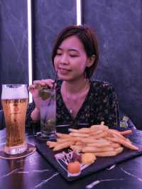 型格暗黑酒吧