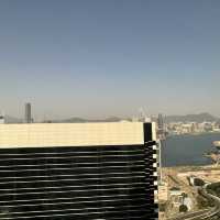 全年恆溫泳池，金鐘三寶港麗洒店