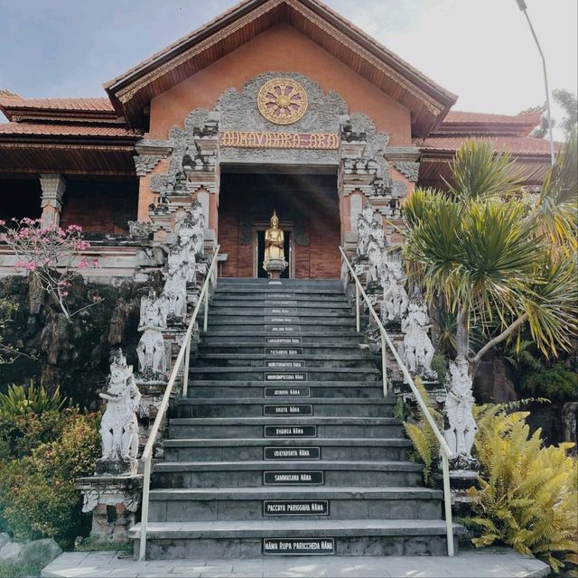 Brahmavihara Arama, Bali