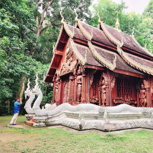 วัดงามกลางขุนเขา