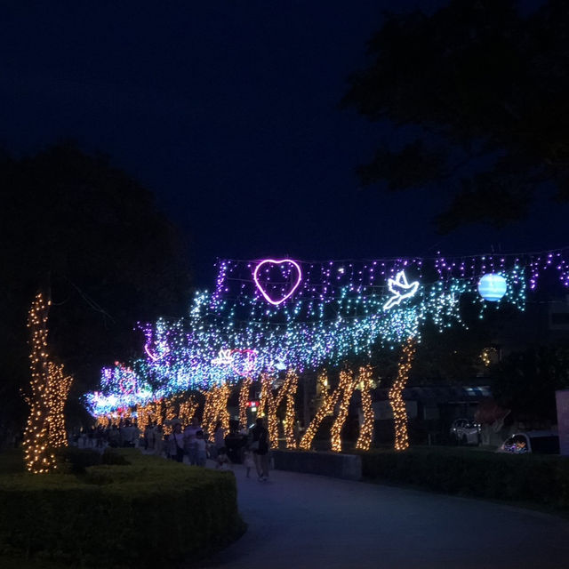 越夜越美麗！從沙雕到光雕，來八里左岸公園正是時候