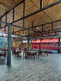 Authentic Sundanese Food At Saung Pengkolan🤤