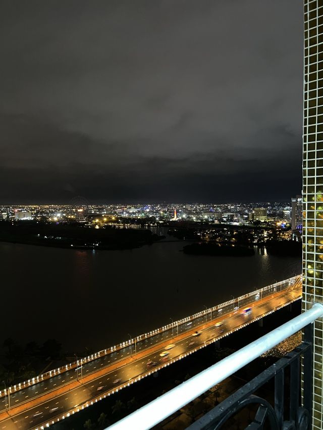 Fivitel Da Nang Hotel: Has Amazing View🏨🇻🇳