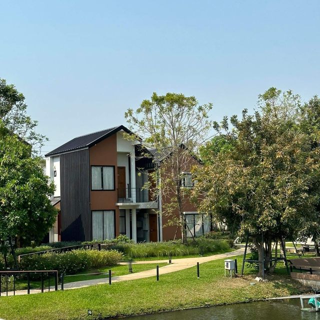 Saksiam ที่พักผ่อนคลายริมน้ำใกล้กรุงเทพ