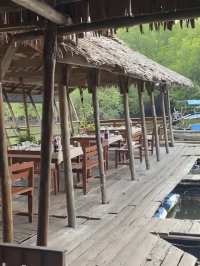🚤อาหารทะเลสด กระชังขนาบน้ำวิวซีฟู๊ด🏞️