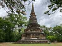 สวนพุทธรรมล้อมด้วยธรรมชาติ ‘วัดอุโมงค์’