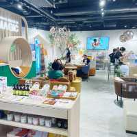 Woof & Magic shop , restaurant & cafe !
