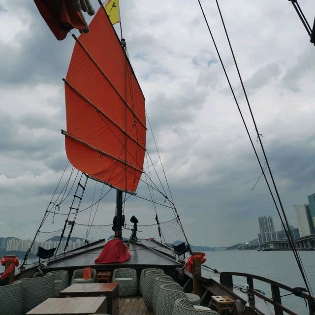 Delightful Dim Sum aboard Aqua Luna (HKG)