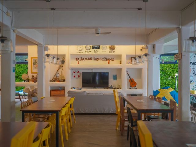 พักผ่อนสบายๆ ในราคาน่ารักกับที่พักบนเกาะช้าง