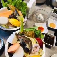 台北｜🍲🌹浮誇系餐酒火鍋🦐🦑享 鍋酒館 忠孝創始店