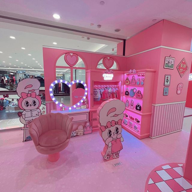 Esther Bunny兔年商場裝飾