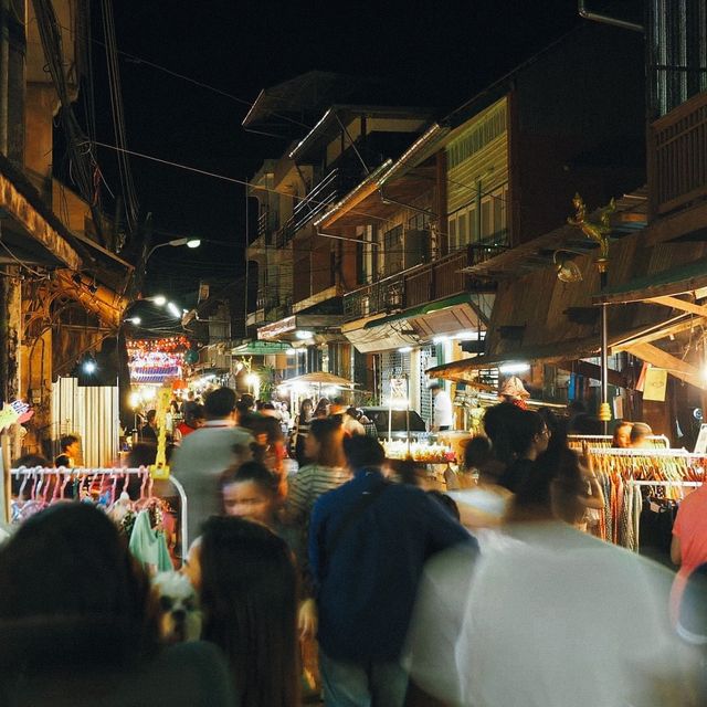 ถนนคนเดิน ตลาดเก่าริมน้ำจันท์ 