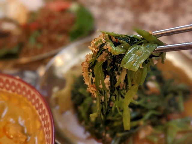 別緻工業風餐廳，正宗泰國美食