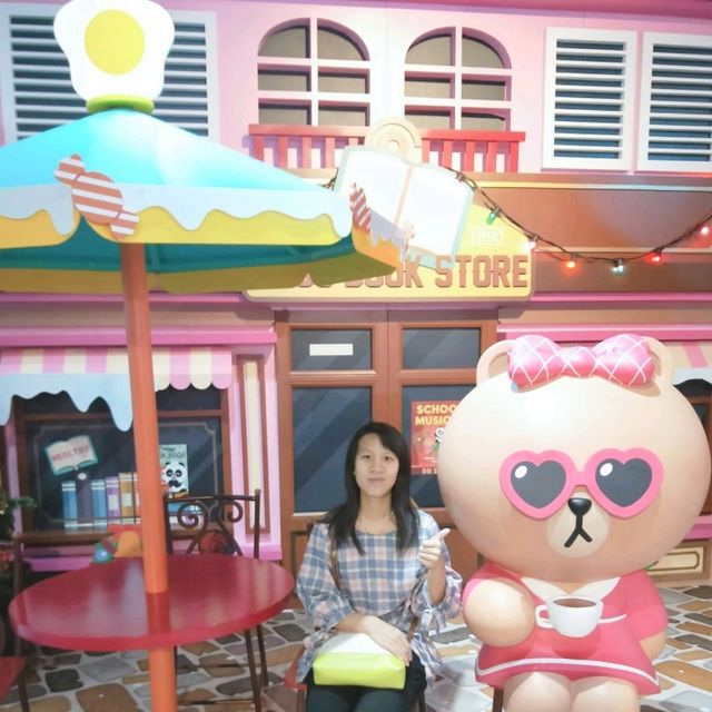 大人小孩都喜歡的歡樂line friends展😊