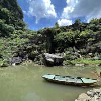 Ninh Binh, VN - Sunsets, Boats and Mountains