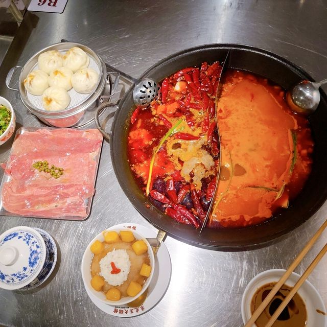 內地大熱的網紅火鍋店!朱光玉火鍋館

